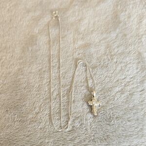 #563 Silver Tone Cross Pendant Necklace 9.5 Inches